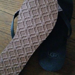 UGG Shoes - Ugg Flip flops. Sz 8-9 UGG Shoes - Ugg Flip flops. Sz 8-9